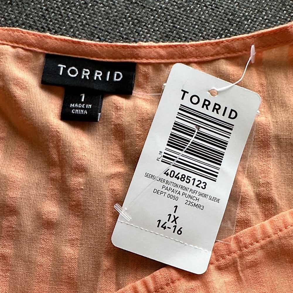 NWT Torrid Coral Button-Up Blouse - Picture 3 of 5